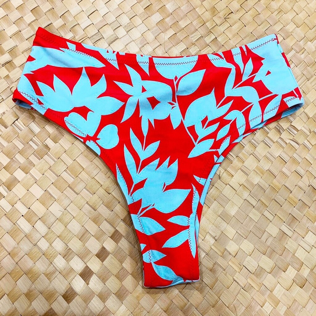 Biquini-floral-topo-cortado-calcinha-cal-as-quentes-moda-praia-retro-ver-o-3