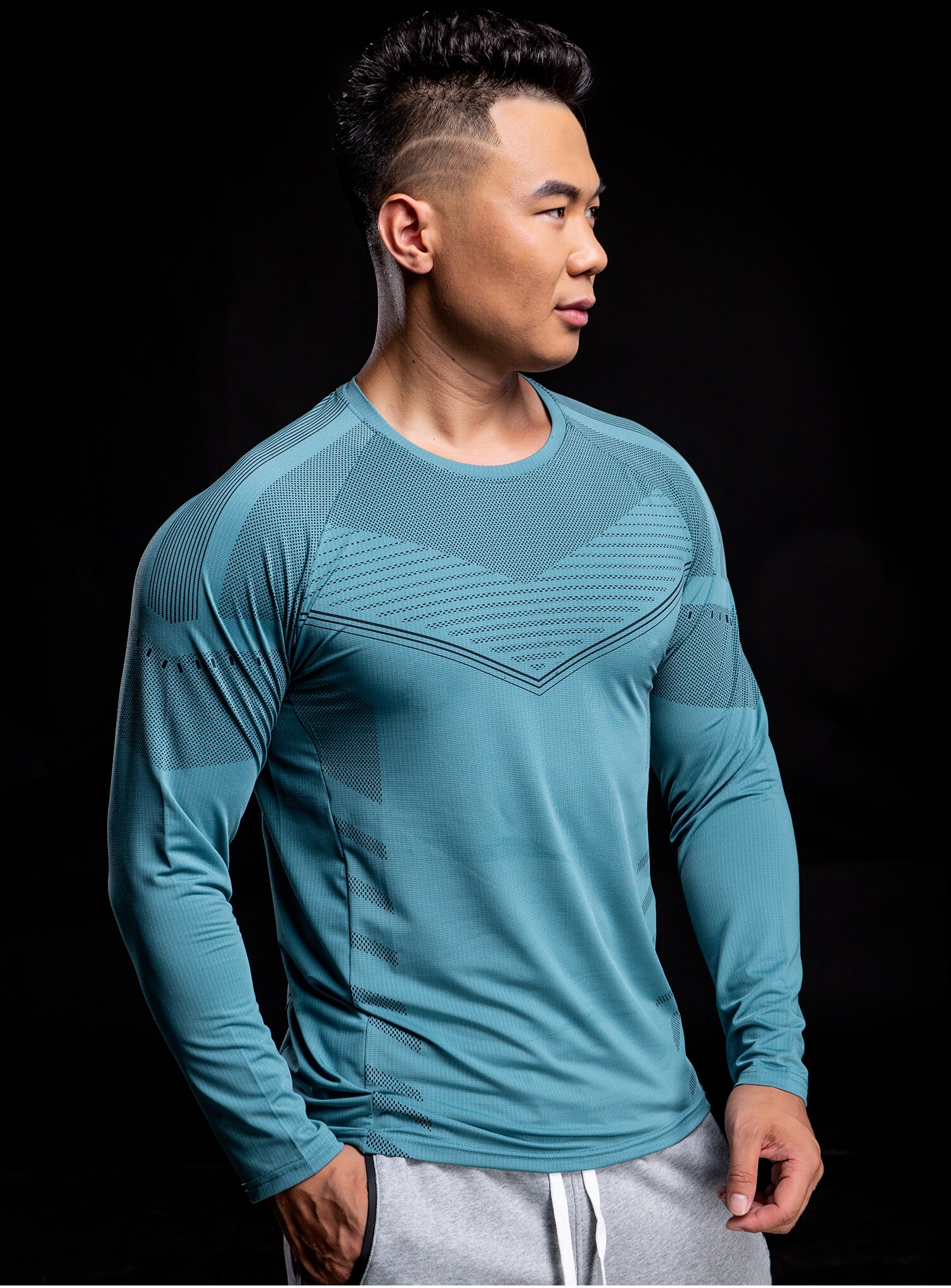 Nova-camisa-do-esporte-de-manga-longa-masculino-secagem-r-pida-treinamento-de-fitness-correndo-muscula-3